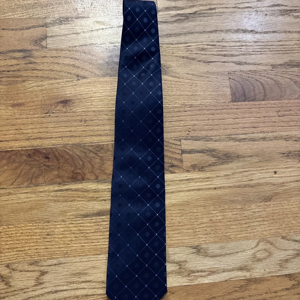 Nyne Silk Necktie Mens OS Navy Blue Geometric Diamond Polka Dot Hand Made Tie